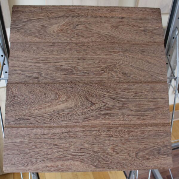 Lambris bois en Afrormosia