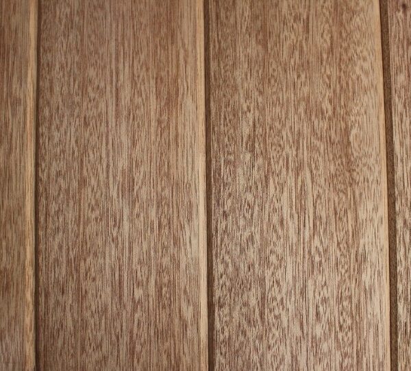 Bardage bois en Méranti